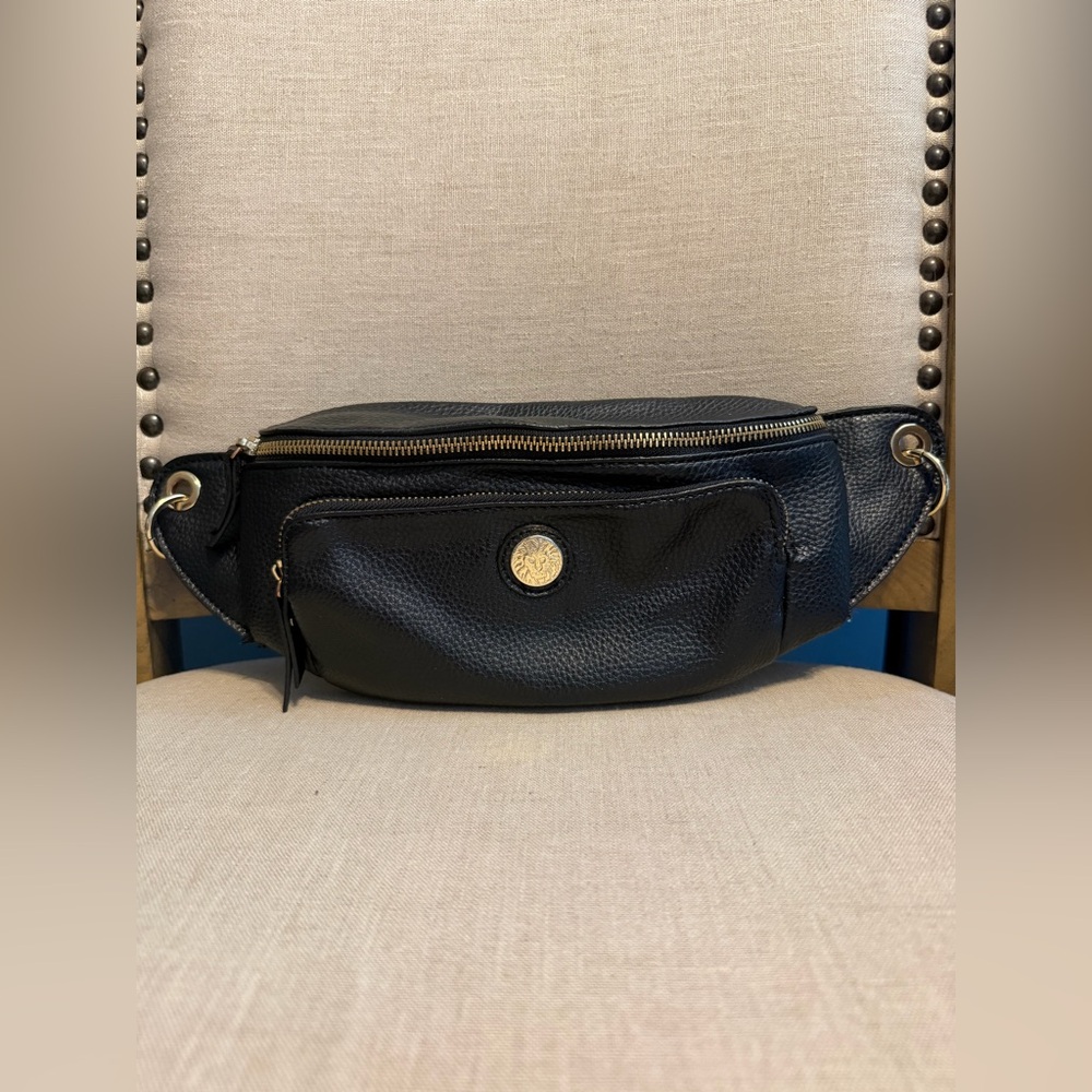 Anne Klein Black Fanny Pack WELL LOVED